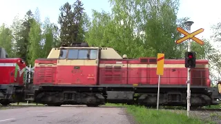 VR T 54602 passed KANAVARANTA (km 0426+0797) level crossing @ Varkaus, Finland