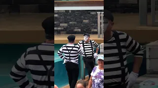 A fan dressed up like Tom | Double mime