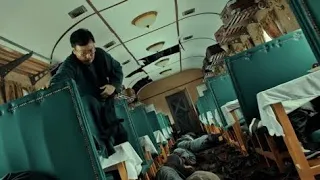 Poisonous rats flooded the train, and the officer ruthlessly cut off the carriage!