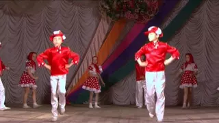 Даша в ансамбле"Стиль".Танец"Русский"