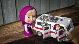 Masha & the Bear - Baw się ambulansem i innymi zestawami od Simby - PL