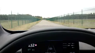 NIO ET7 doing 0-100 km/h flatout