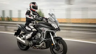 The Honda VFR800X Crossrunner is a bike that gives you thrills