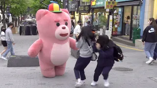 Giant bear Prank "Super Reaction" in South Korea(post-credits scene) : Bupyeong