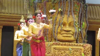 Watch the beautiful Siem Reap dance show in Cambodia with Eva's Best Travel!