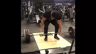 900lb no straps deadlift PR  Larrywheels.