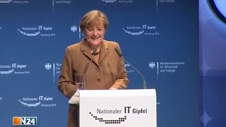 Angela Merkel sucht das F-Wort (IT-Gipfel 2014 Hamburg)