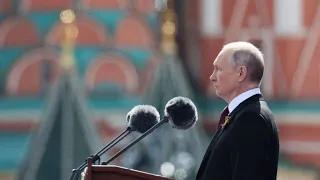 Putin wirft Westen „echten Krieg“ gegen Russland vor