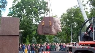 У Дніпропетровську демонтували пам'ятник Леніну біля ОДА