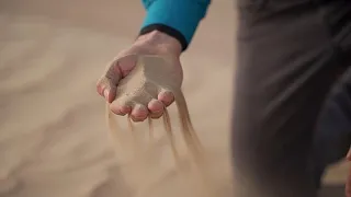 Cómo convertir la arena del desierto en suelo fértil en siete horas