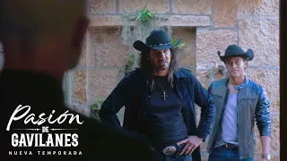 Pasion de Gavilanes 2 - Juan y Eric vienen a buscar a Samuel a su casa