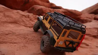 Traxxas TRX4M Fun: Land Rover Defender & Ford Broncos Conquer Utah's Red Rocks!