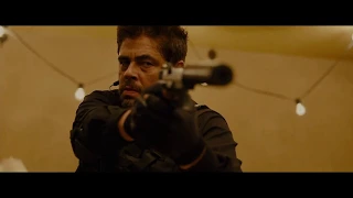 Clip "Scena della cena" tratta dal film "Sicario" con Benicio del Toro