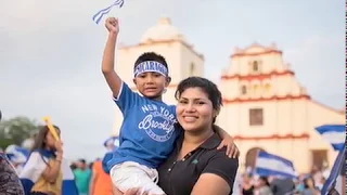 Artistas Unidos por Nicaragua - "Yo vengo a ofrecer mi corazón"