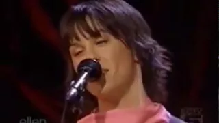 ALANIS MORISSETTE - EVERYTHING (  Ellen Degeneres show 2004)