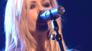 Avril Lavigne - Nobody's Home Bonez Tour