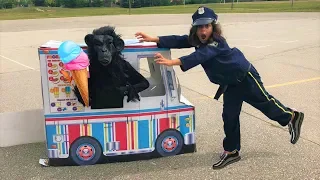 Police Buy Ice Cream from the Ice Cream Truck!! Kids Pretend Play part 5