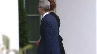 Tim Cook arrives at the White House for meeting with Trump