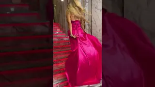 Анна Калашникова в нереально красивом розовом платье 💖 Как вам образ?
