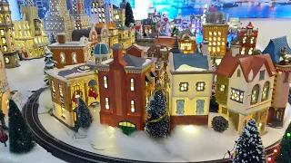 Christmas Village 2020 Christmas in the city Dept 56 & Lemax