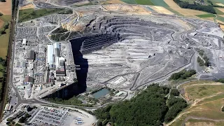 The origin of Belgian blue limestone, from extraction to finished product