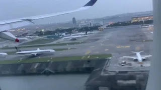 Hard Singapore airlines a350 landing in Changi Airport (SQ505)