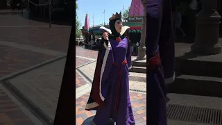 The Evil Queen flings her cape as she is unimpressed with a guest's "servant" - Disneyland 8/23/22