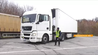 На границе со Словакией застряли грузовики, водителям грозят штрафы