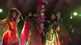 Mehndi dance by shaiz raj