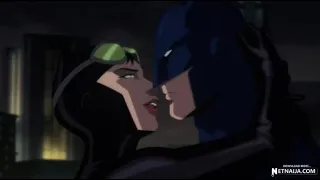 batman kisses Catwoman