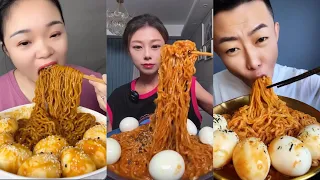 Mukbang ASMR 먹방 Spicy Noodles and Soft Boiled Eggs ( chewy sounds ) 매운 국수와 반숙 계란