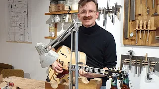 Guitar maker Lars Dalin plays my archtop - for the very first time!