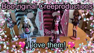 Showing Off Monster High Boo-riginal Creeproductions Draculaura and Lagoona Blue