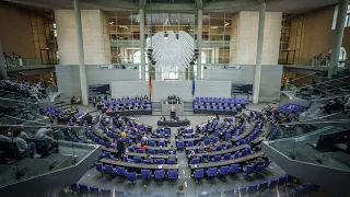 Bundestag LIVE: u.a. Aktuelle Stunde zur "Bedrohung unserer Demokratie"