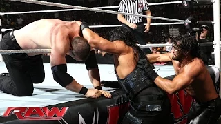 Roman Reigns vs. Seth Rollins & Kane – 2-on-1 Handicap Match: Raw, Aug. 25, 2014