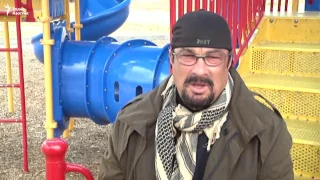 Стивен Сигал получил российское гражданство / Steven Seagal given Russian citizenship by Putin