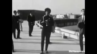 Dionne Warwick   Walk on by 1964