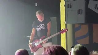 Peter Hook - Twenty Four Hours (Bass Solo) Joy Division