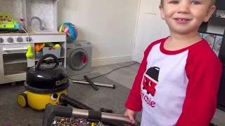 Archie Uses Yellow Hetty Hoover To Clean Marbles - Beads - Coins - Sequins!