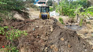 The House​ Backyard​ Was Clutter​ Soils Filling Up With Skills Operator Dozer Heavy And Dump Trucks