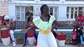 Cuban ladies dance at Santiago de Cuba