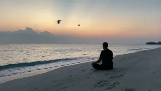 5-min Beach Guided Meditation at *Soneva Fushi, Maldives* with Peter Harper #sunrisemeditation