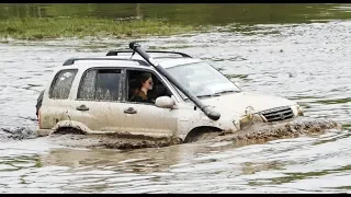 EXTREME 4X4 OFF-ROAD SUZUKI Grand Vitara Off-Road Water Crossing and Mudding