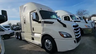 Какой трак лучше, Новый ? или старая классика? freightliner cascadia vs kenworth W900