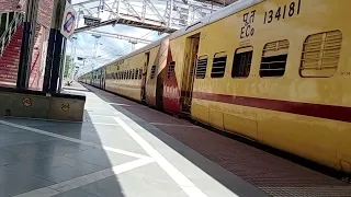 Train 18478 Haridwar puri Kalinga utkal Exp with WAP7 later hour Umaria railway station