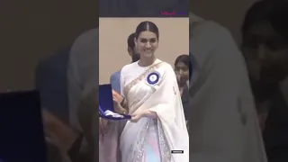 Kriti Sanon receives the national award for her performance in the film Mimi