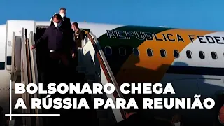 Após viagem de mais de 15 horas, Bolsonaro desembarca na Rússia