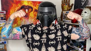 Unboxing The Best Kylo Ren Helmet