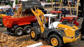 RC WHEEL LOADER LIEBHERR L574 MODEL CONSTRUCTION MACHINE AT WORK / Faszination Modellbau 2016