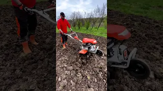 Stihl Mh-700 in wet soil.